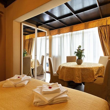 Canova Rooms In Spanish Steps Rome Extérieur photo