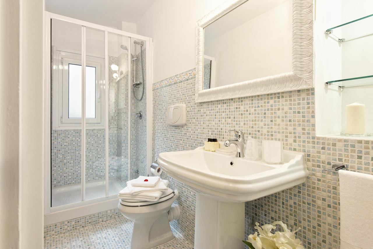 Canova Rooms In Spanish Steps Rome Extérieur photo