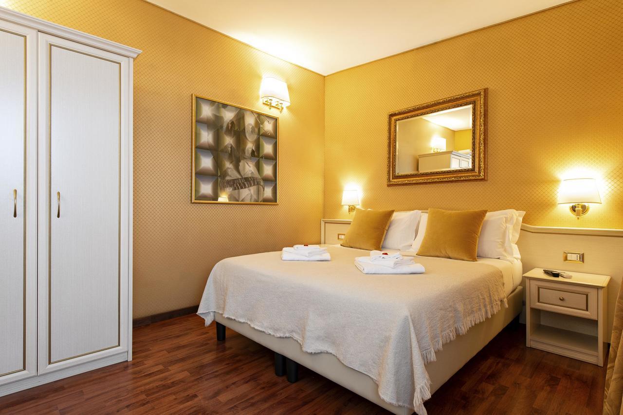 Canova Rooms In Spanish Steps Rome Extérieur photo